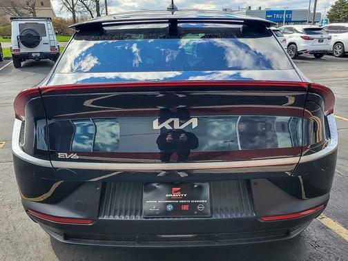 2024 Kia EV6 Light