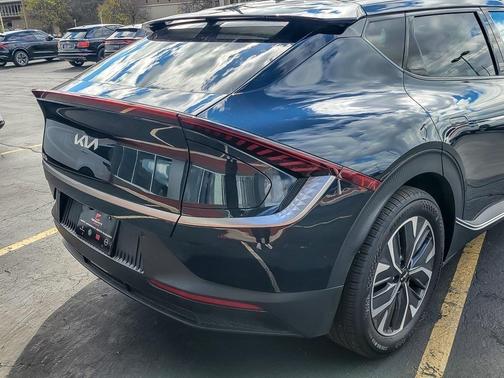 2024 Kia EV6 Light