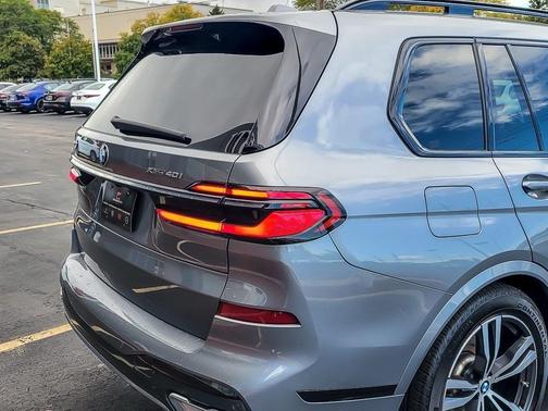 2025 BMW X7 xDrive40i