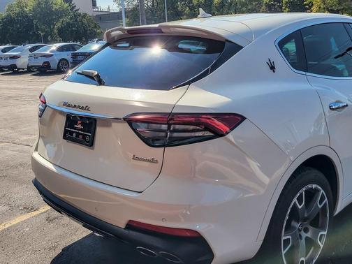 2023 Maserati Levante Modena