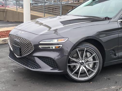 2025 Genesis G70 2.5T
