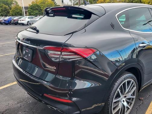 2022 Maserati Levante Modena