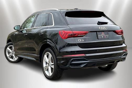 Mythos Black Metallic 2021 Audi Q3 45 S line Premium