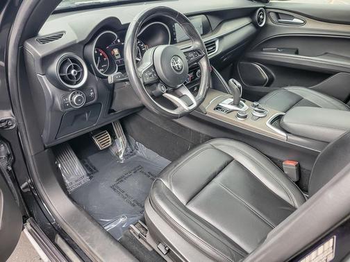 2022 Alfa Romeo Stelvio Ti