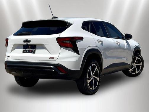 Summit White 2024 Chevrolet Trax 1RS
