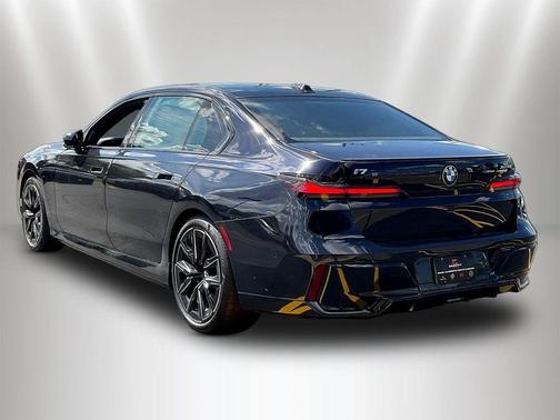 Carbon Black Metallic 2023 BMW i7 xDrive60