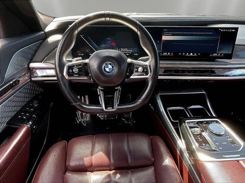 Carbon Black Metallic 2023 BMW i7 xDrive60