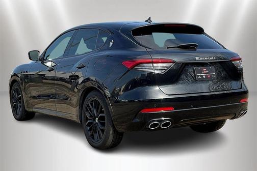 Nero Ribelle Metallic 2022 Maserati Levante GT