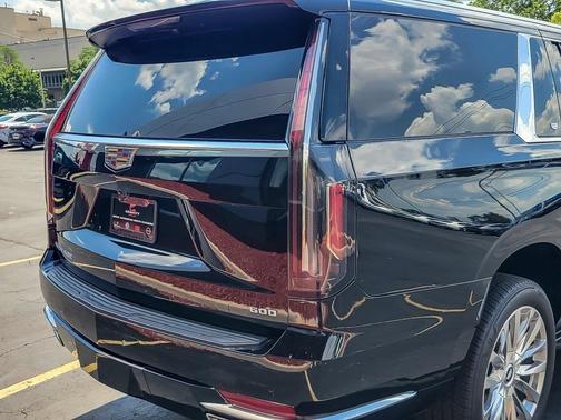 2023 Cadillac Escalade ESV Premium Luxury
