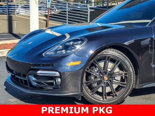 2022 Porsche Panamera GTS
