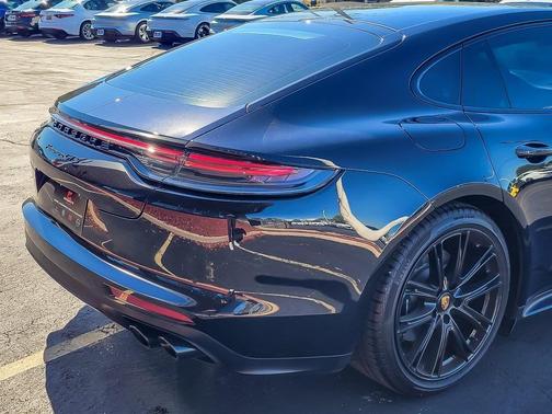 2022 Porsche Panamera GTS