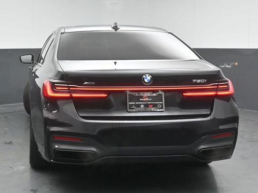 2022 BMW 750 i xDrive