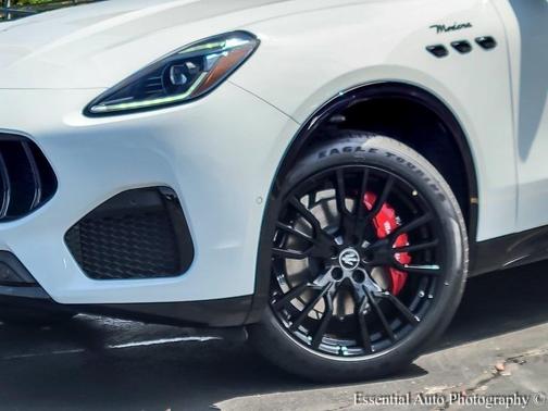 Bianco 2025 Maserati Grecale Modena