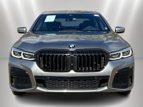 Donington Gray Metallic 2022 BMW 750 i xDrive