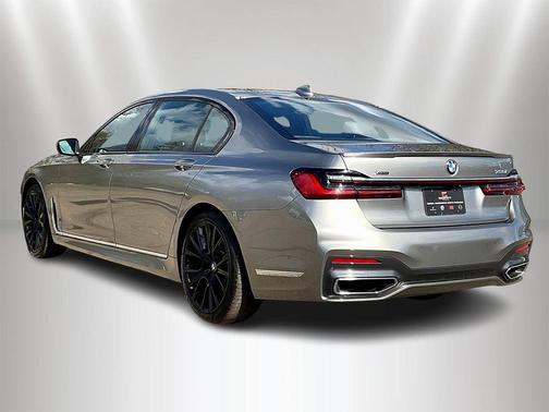 Donington Gray Metallic 2022 BMW 750 i xDrive