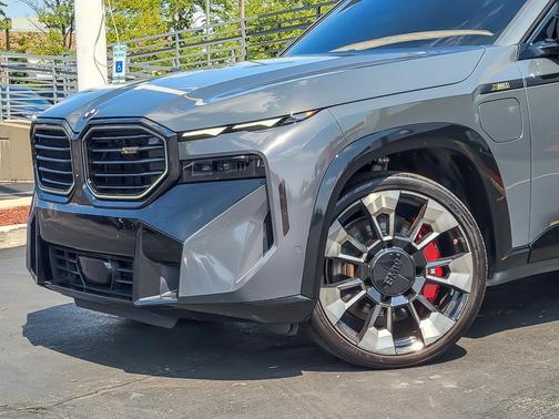 2024 BMW XM Base