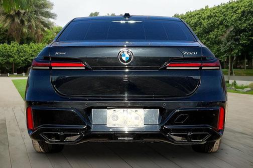 Black Sapphire Metallic 2023 BMW 760 760i xDrive