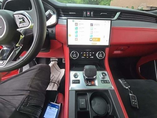 2022 Jaguar F-PACE SVR