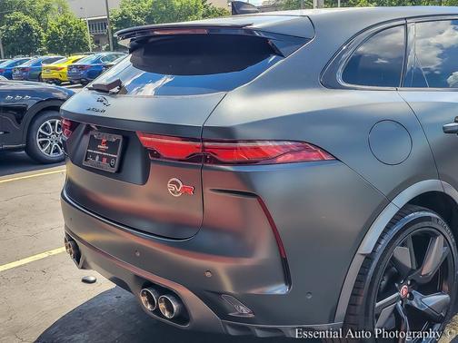 2022 Jaguar F-PACE SVR