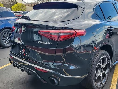 2022 Alfa Romeo Stelvio Veloce