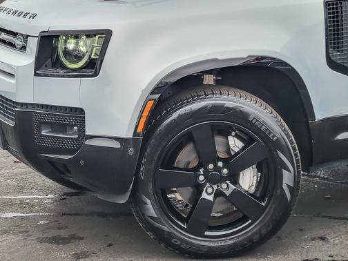 2024 Land Rover Defender 110 X-Dynamic SE