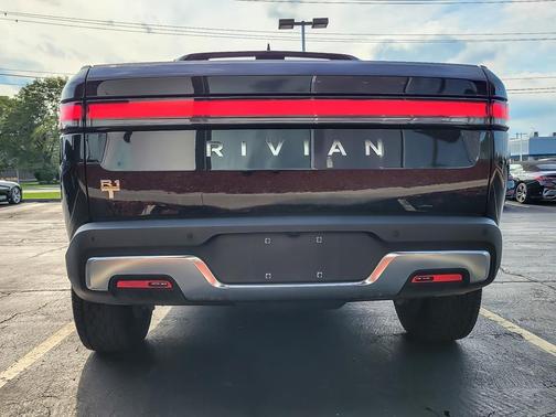 2023 Rivian R1T Adventure Quad Motor Large Pack