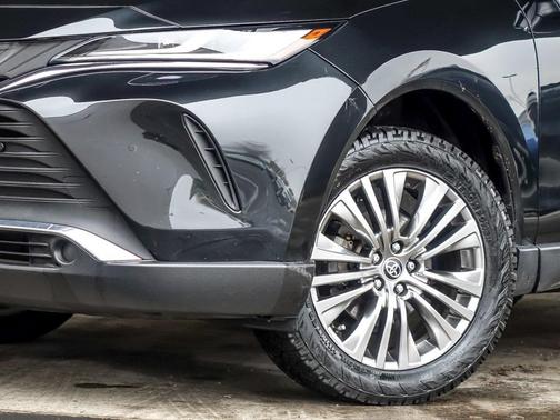 2022 Toyota Venza XLE