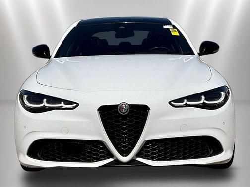 Alfa White 2024 Alfa Romeo Giulia Veloce