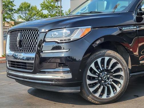 2022 Lincoln Navigator Black Label