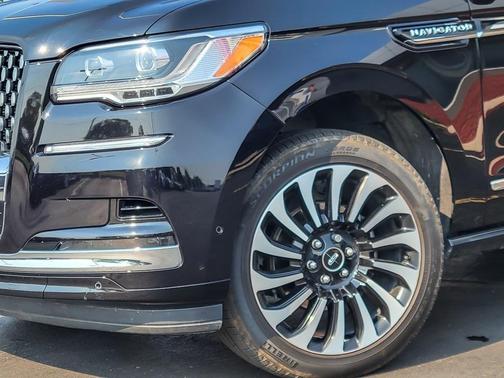 2022 Lincoln Navigator Black Label