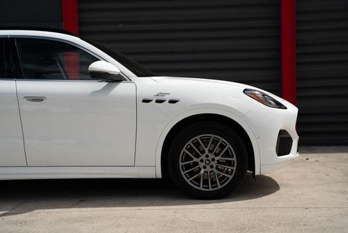 White 2023 Maserati Grecale GT