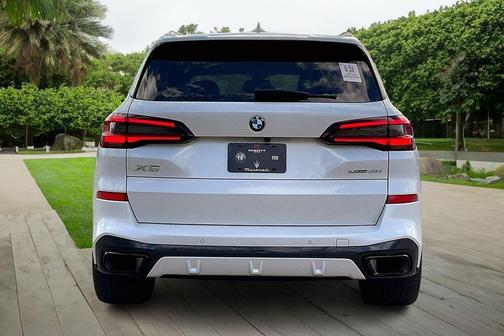 Mineral White Metallic 2023 BMW X5 xDrive40i