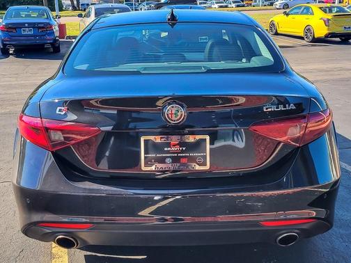 2021 Alfa Romeo Giulia Base
