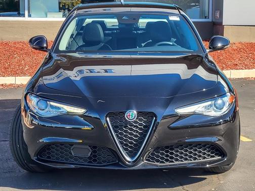 2021 Alfa Romeo Giulia Base