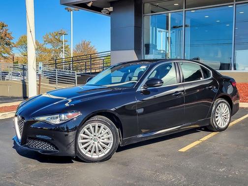 2021 Alfa Romeo Giulia Base