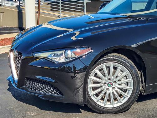 2021 Alfa Romeo Giulia Base