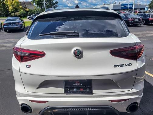 2022 Alfa Romeo Stelvio Veloce