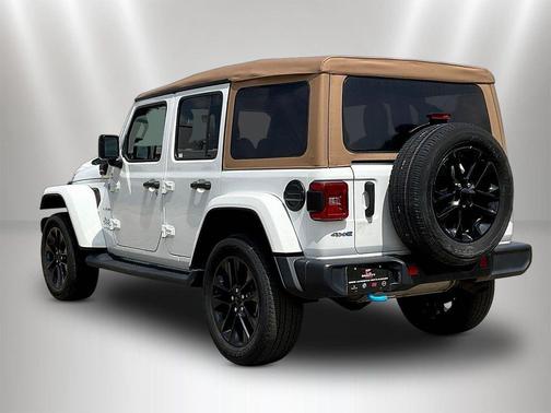 Bright White Clearcoat 2022 Jeep Wrangler Unlimited 4xe Sahara