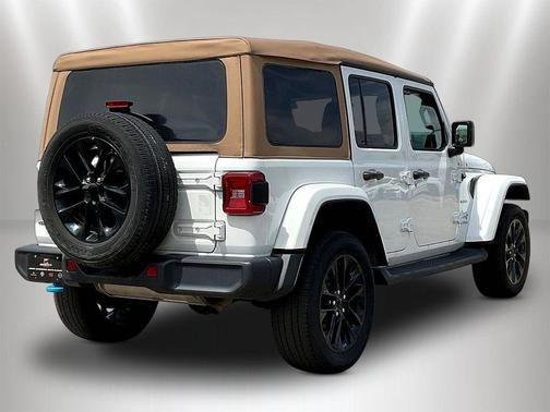Bright White Clearcoat 2022 Jeep Wrangler Unlimited 4xe Sahara