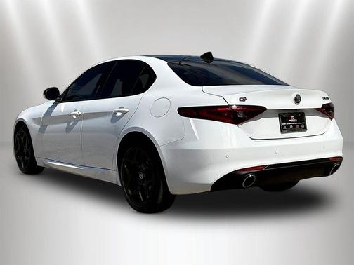 Alfa White 2021 Alfa Romeo Giulia Base