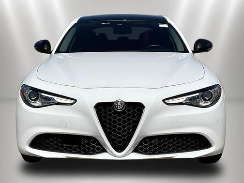 Alfa White 2021 Alfa Romeo Giulia Base