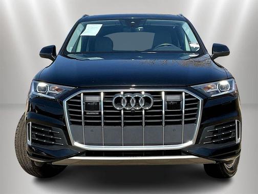 Mythos Black Metallic 2023 Audi Q7 55 Premium Plus