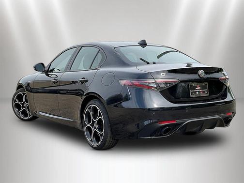 Vulcano Black Metallic 2024 Alfa Romeo Giulia Veloce