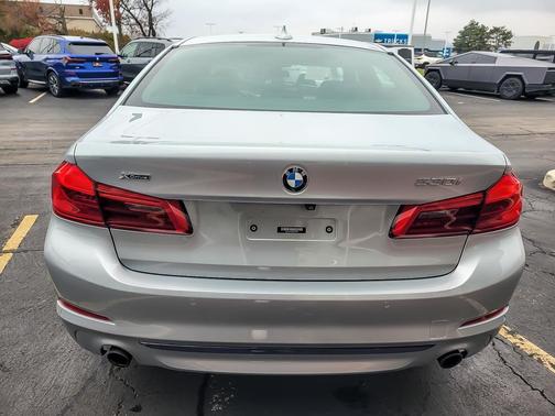 2019 BMW 530 i xDrive