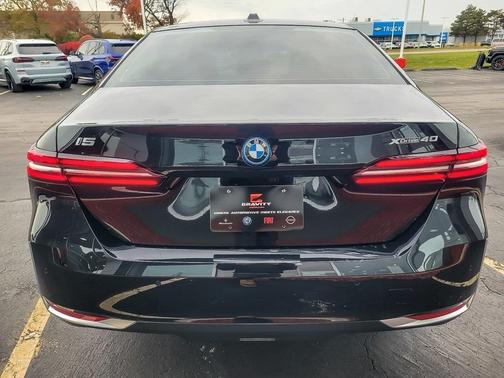 2025 BMW i5 xDrive40