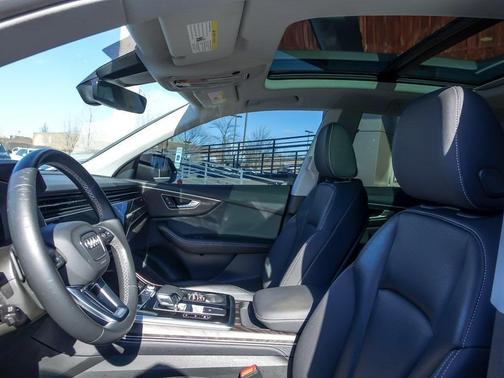 2023 Audi Q8 55 Premium Plus