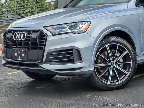 2022 Audi Q7 55 Premium Plus