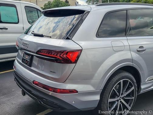 2022 Audi Q7 55 Premium Plus