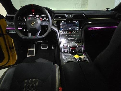 2023 Lamborghini Urus Performante