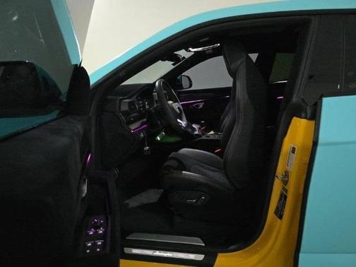 2023 Lamborghini Urus Performante